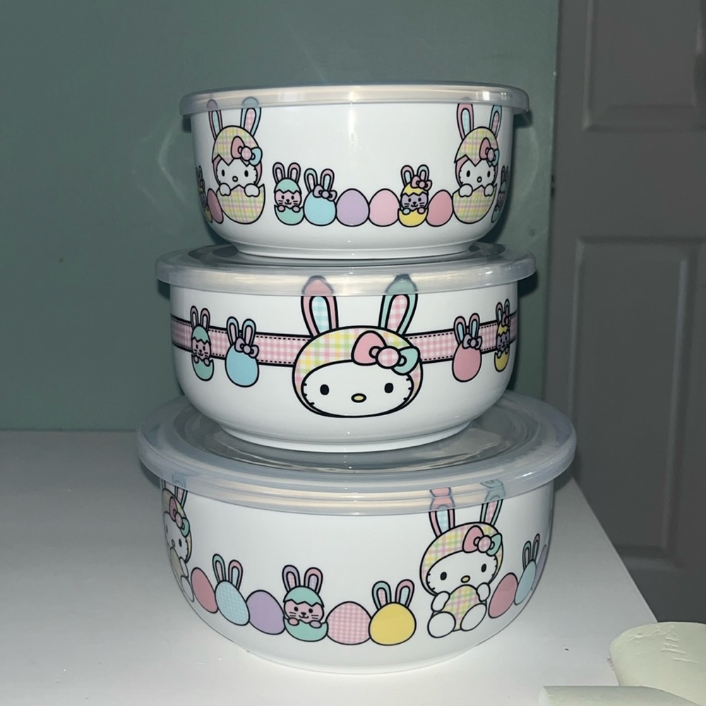HELLO KITTY EASTER BOWLS SET